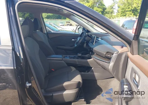 2022 Nissan Rogue Sv Fwd z USA, uszkodzony, nr VIN 5N1BT3BA5NC729099